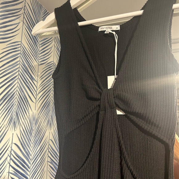 Antistar Dress - Picture 3 of 3